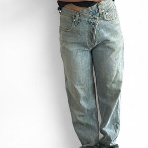 Relaxed High-Waist Women's Jeans - Light Blue